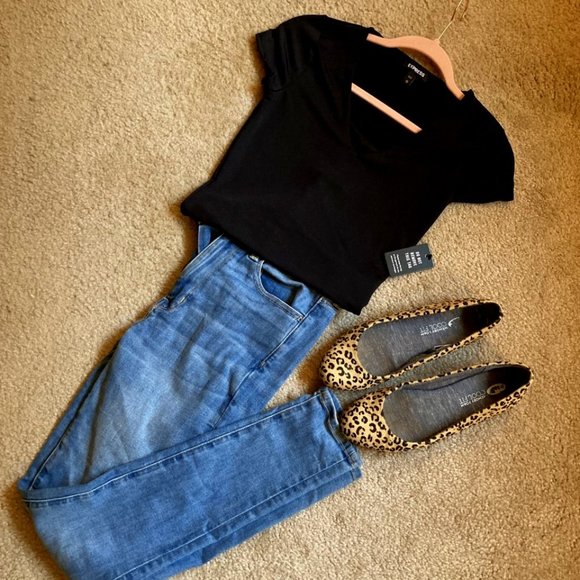 Express V-Neck Bodysuit - Picture 1 of 3